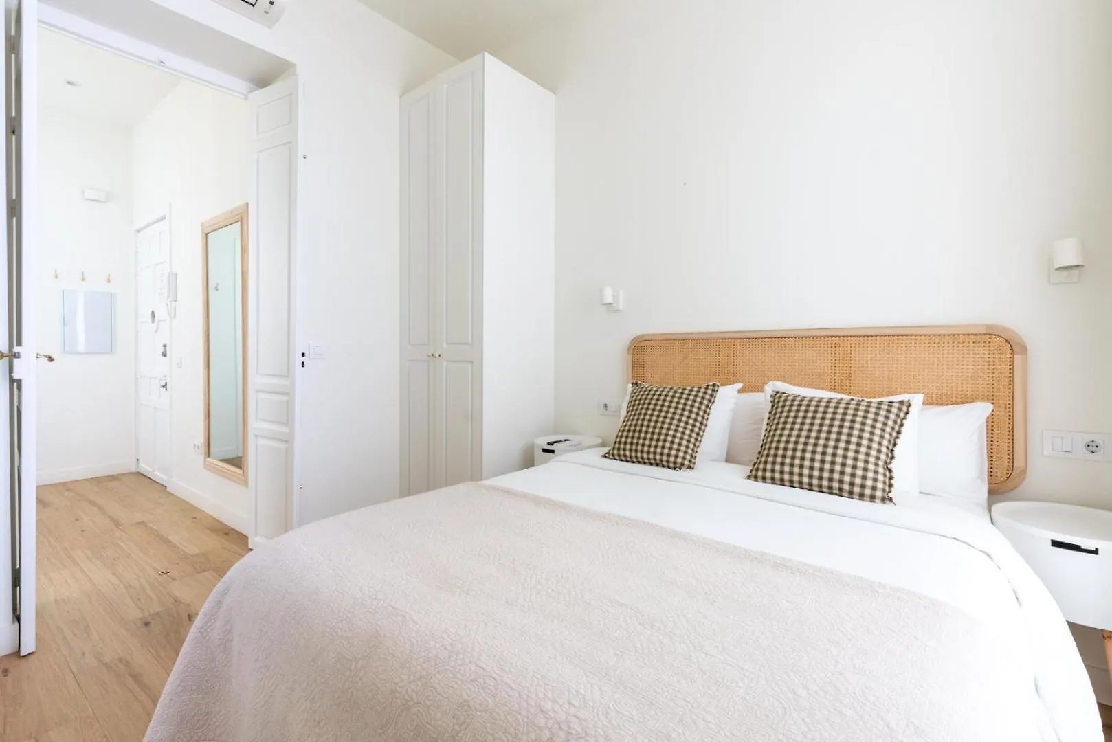Rodo Charming Apt Sevilla Center By The Bullring By Rodo Street 0*, 세비야 스페인